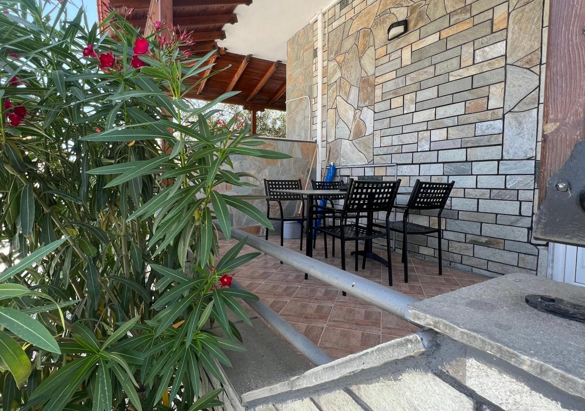 Villa Kostas Accommodations - Vrasná Exterior foto